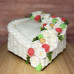 EXKLUZÍVNA SYROVÁ TORTA NA DREVENOM PODNOSE: Kocka červeno-zelená EXKLUZÍVNA SYROVÁ TORTA NA DREVENOM PODNOSE: Kocka červeno-zelená
